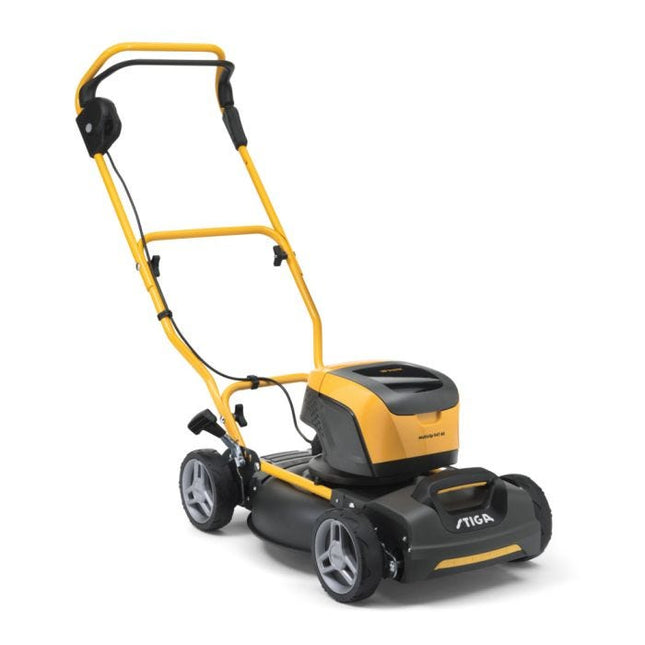 Batteridriven gräsklippare Multiclip 547 AE Kit