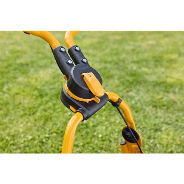 Batteridriven gräsklippare Multiclip 547e S Kit